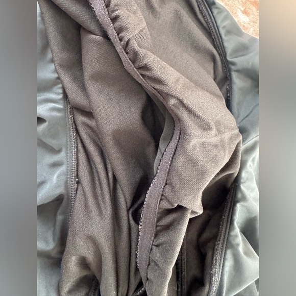 💥Off-Shoulder Black Swimsuit - Picture 6 of 8